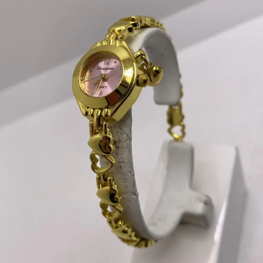 Womens Gold Tone Heart Charm Fashion Watch Works New Battery